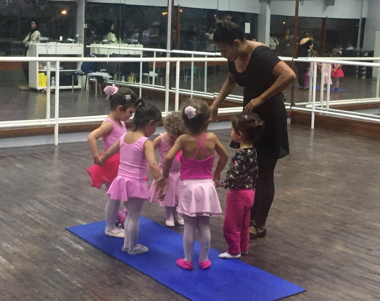 Aulas de balé recomeçam na próxima semana – Clube dos Caiçaras