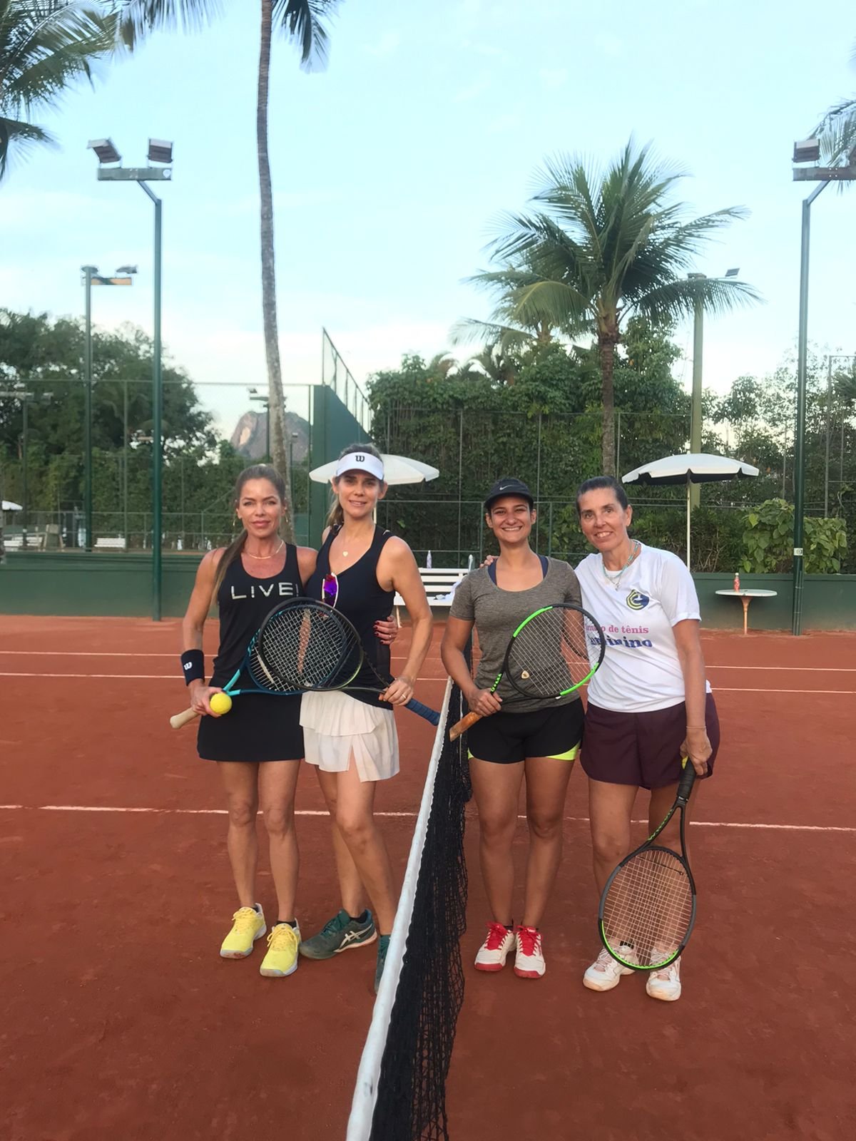 Final do tênis feminino em família, com vitória para a experiência – Clube  dos Caiçaras