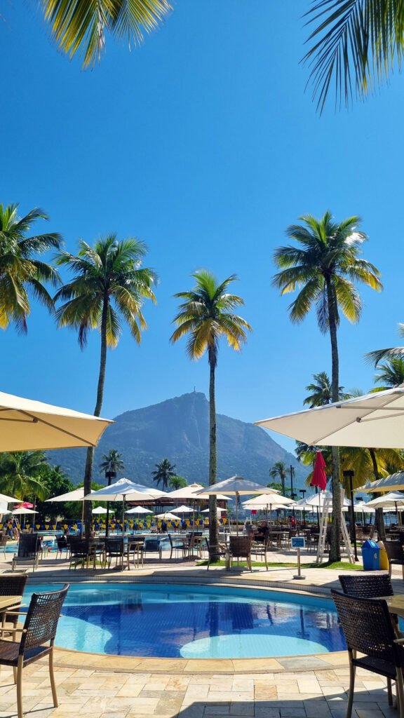 A vida na ilha: Yoga na natureza, onde o tempo passa mais devagar – Clube  dos Caiçaras